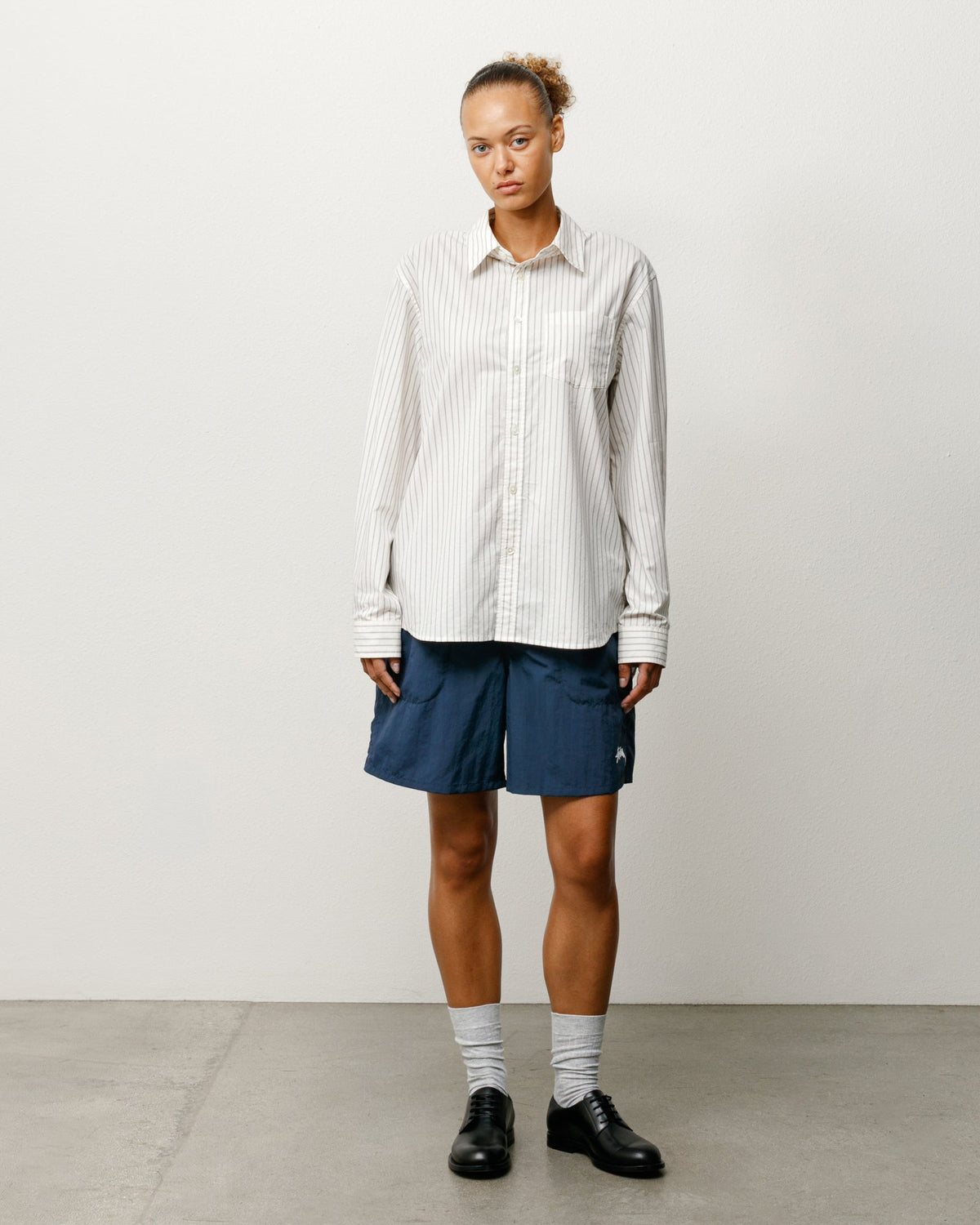 Stüssy Standard LS Shirt unisex long-sleeve in Natural Stripe cotton poplin