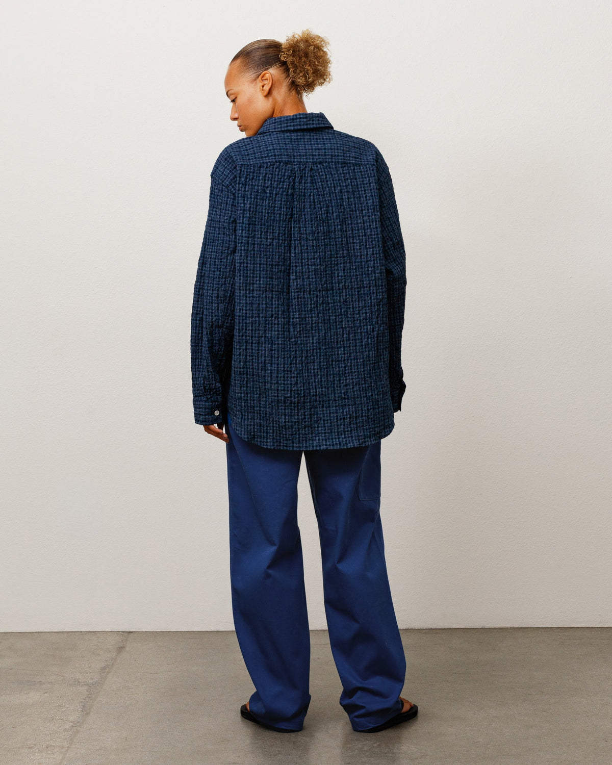 Standard Ls Shirt Crinkle Unisex Long Sleeve In Navy Check