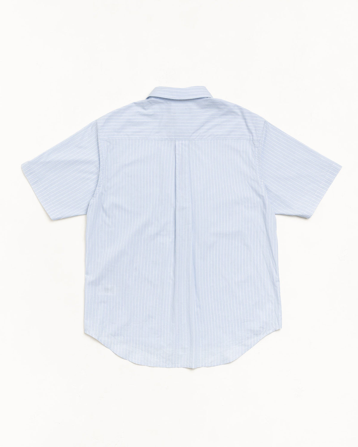 STANDARD SS SHIRT Short-Sleeve Button-Up Shirt in the color Blue Stripe