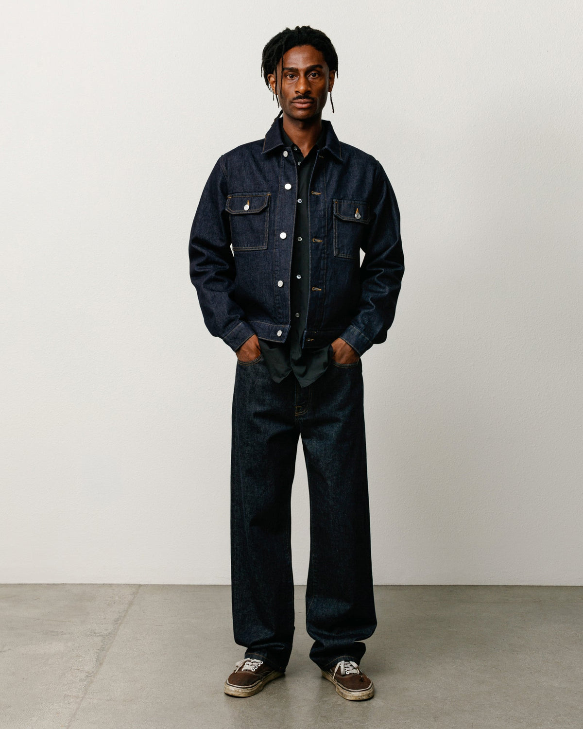 Denim Trucker Jacket in Rinsed Indigo