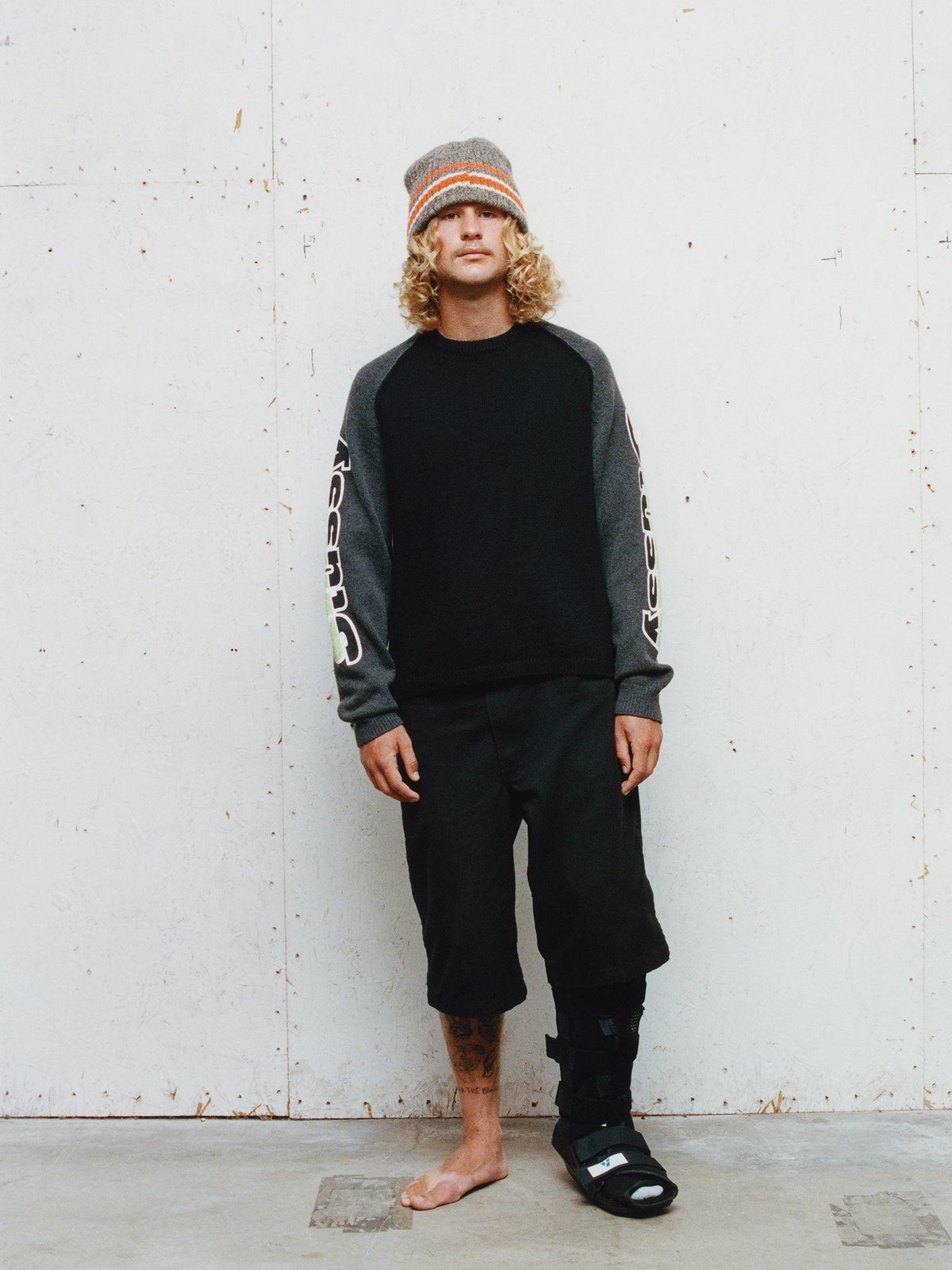 Two Tone Raglan Sweater Unisex Long Sleeve In Black