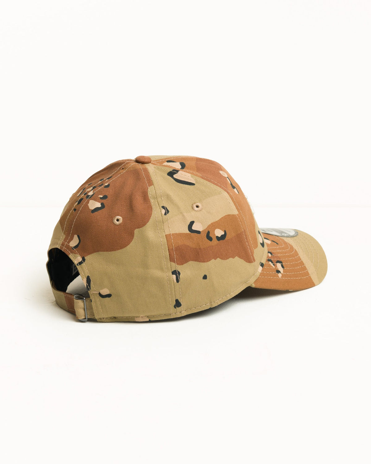 9TWENTY BASIC CAP baseball cap in Desert Camo with strapback closure