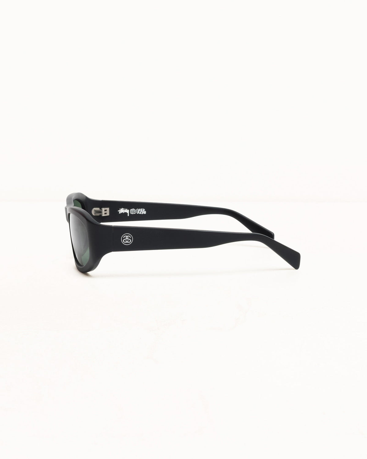 Landon Sunglasses Accessories In Matte Black/green Lens