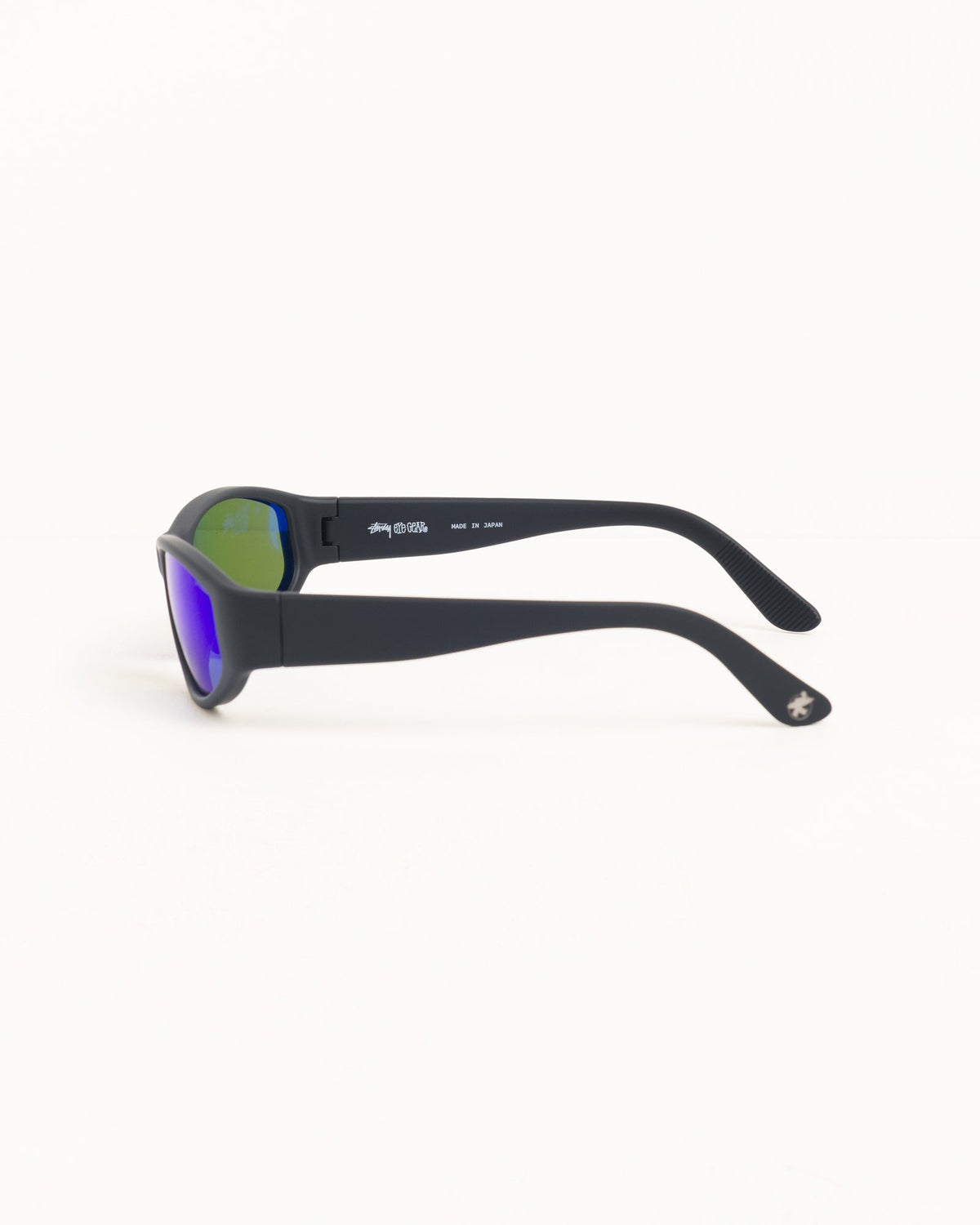 Leslie Sunglasses Unisex In Matte Black Rubber/blue Mirror