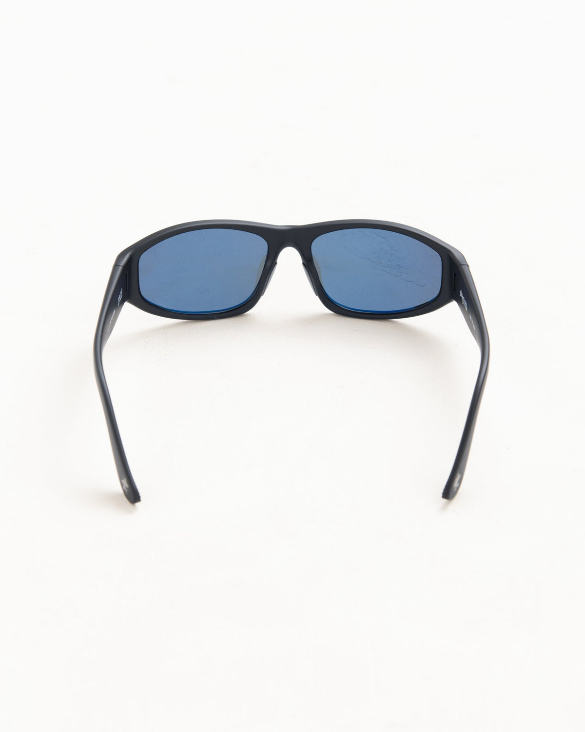 Leslie Sunglasses Unisex In Matte Black Rubber/blue Mirror